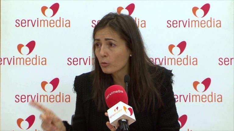 Se puede conducir con una mano escayolada