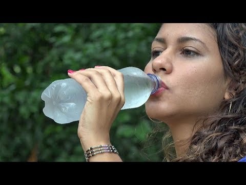 Cuantas veces se puede rellenar una botella de agua