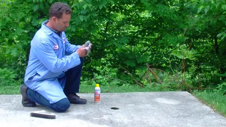Como quitar manchas de aceite de coche del asfalto