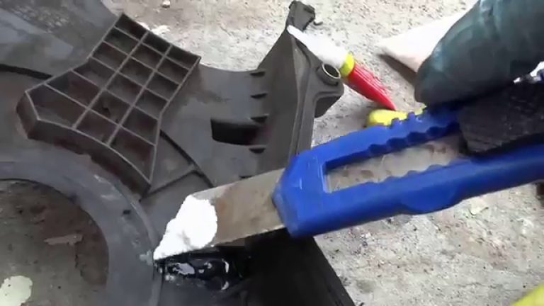 Cómo reparar tu coche con pegamento plástico: descubre el truco!